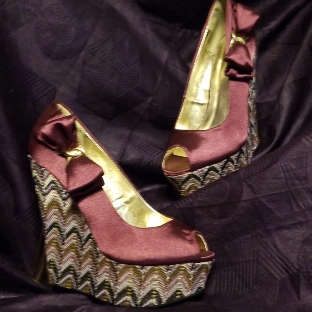 Shoes: NWOT Platforms